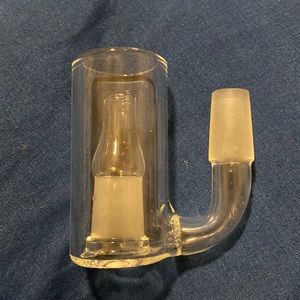 Glass ash catcher